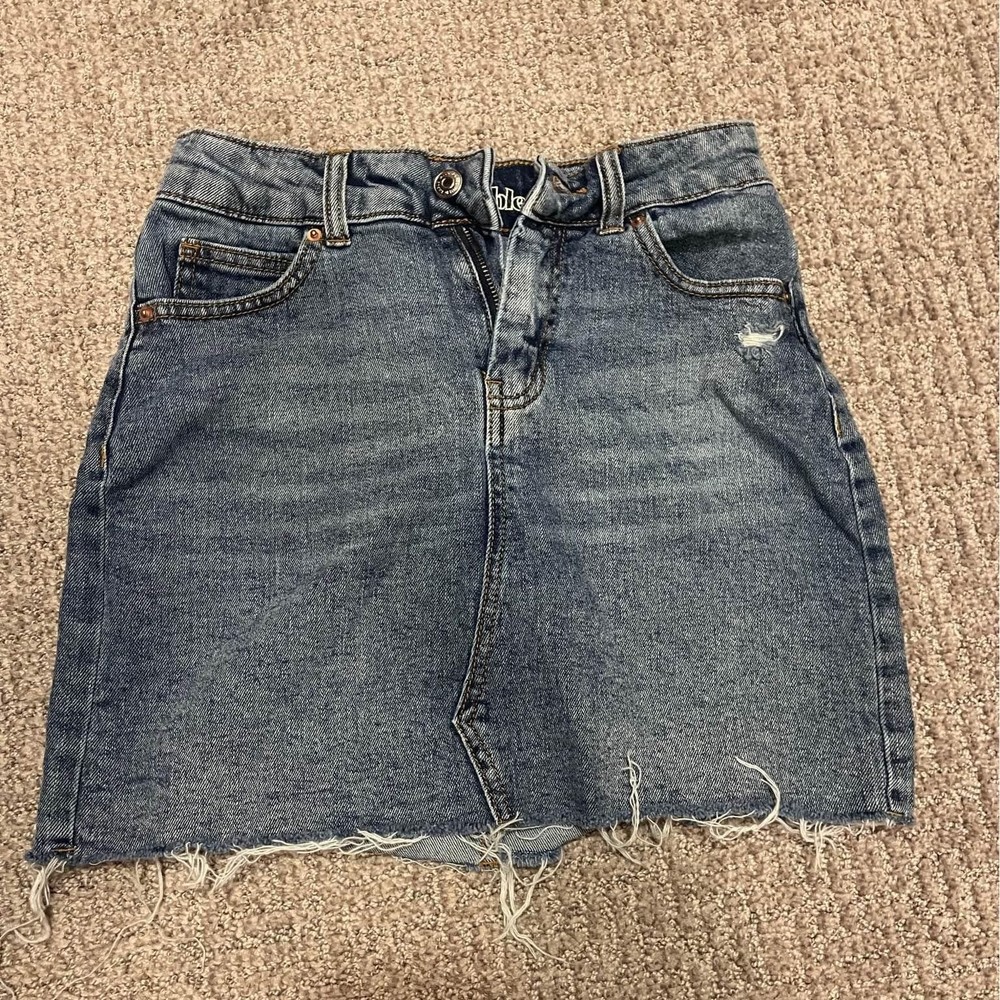 womens denim jean mini skirt medium wash distressed size 0